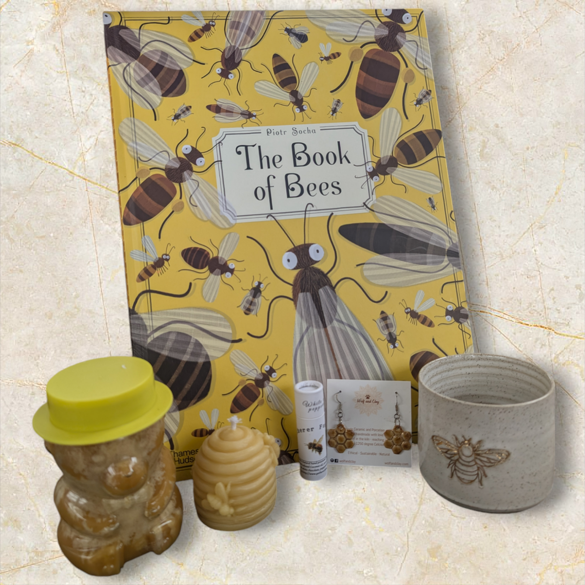 Bee lovers gift pack Main image