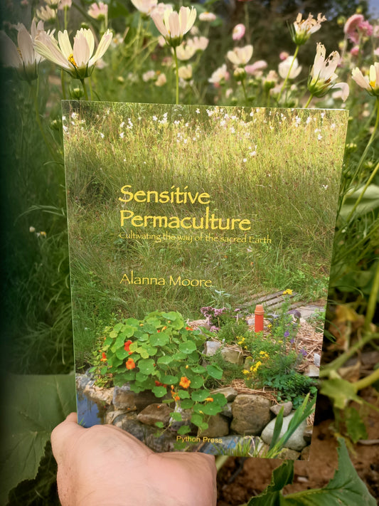 Sensitive permaculture book