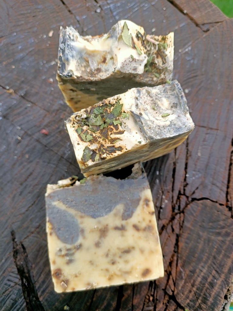 Eucalyptus & Tallow Working Hands Exfoliating Soap Secondary image